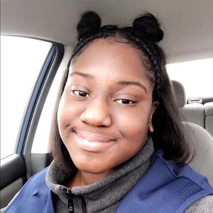 Meet your Posher, Rena